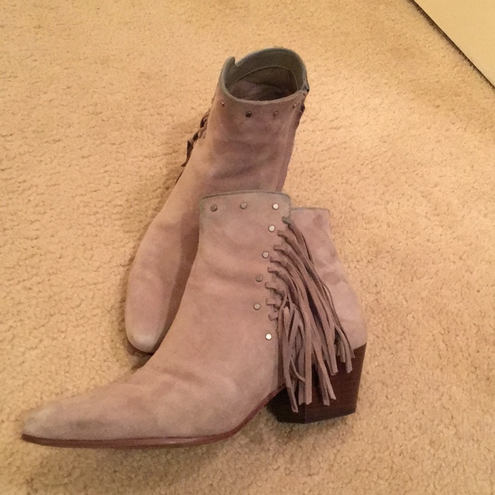 Sam Edelman taupe suede boots